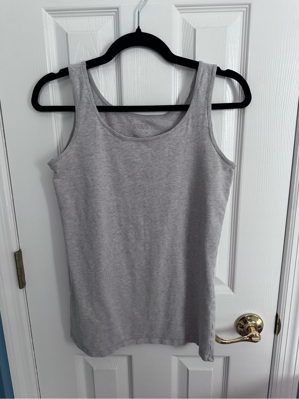 Duluth Trading Co Women’s Light Gray Scoop Tank